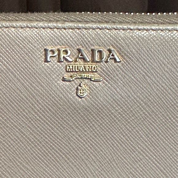 Prada long wallet. 8x4 in excellent condition. - Picture 9 of 9